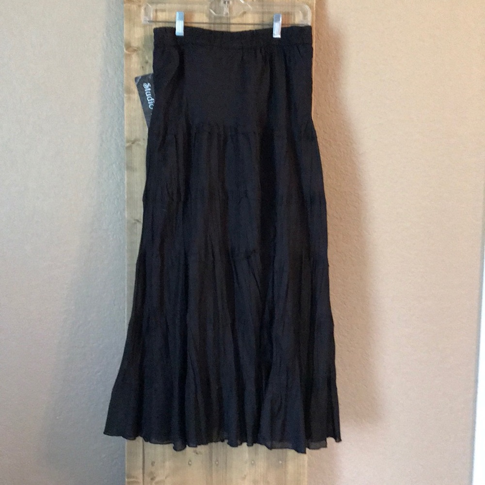 Long skirt - Picture 2 of 3